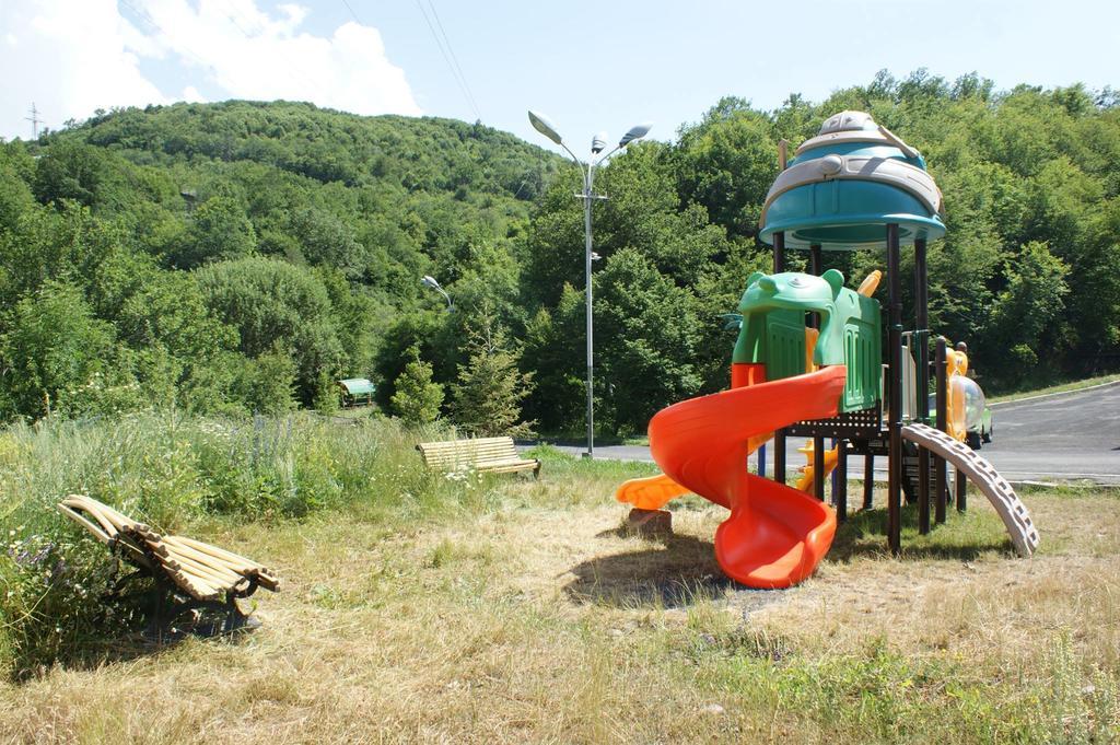 Tsaghkahovit Hotel Tsaghkadzor Eksteriør billede